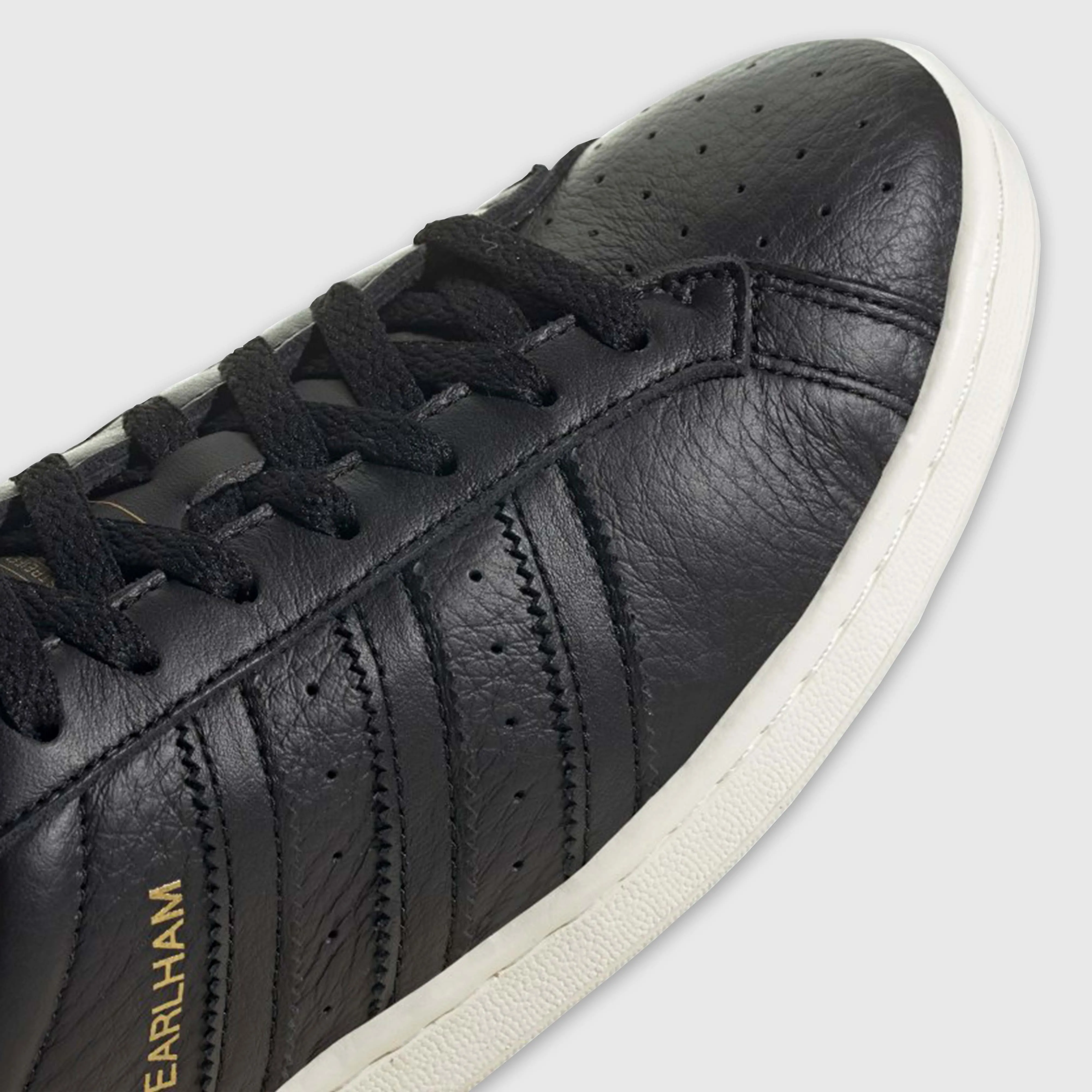 Adidas Earlham - Core Black / Core Black / Off White