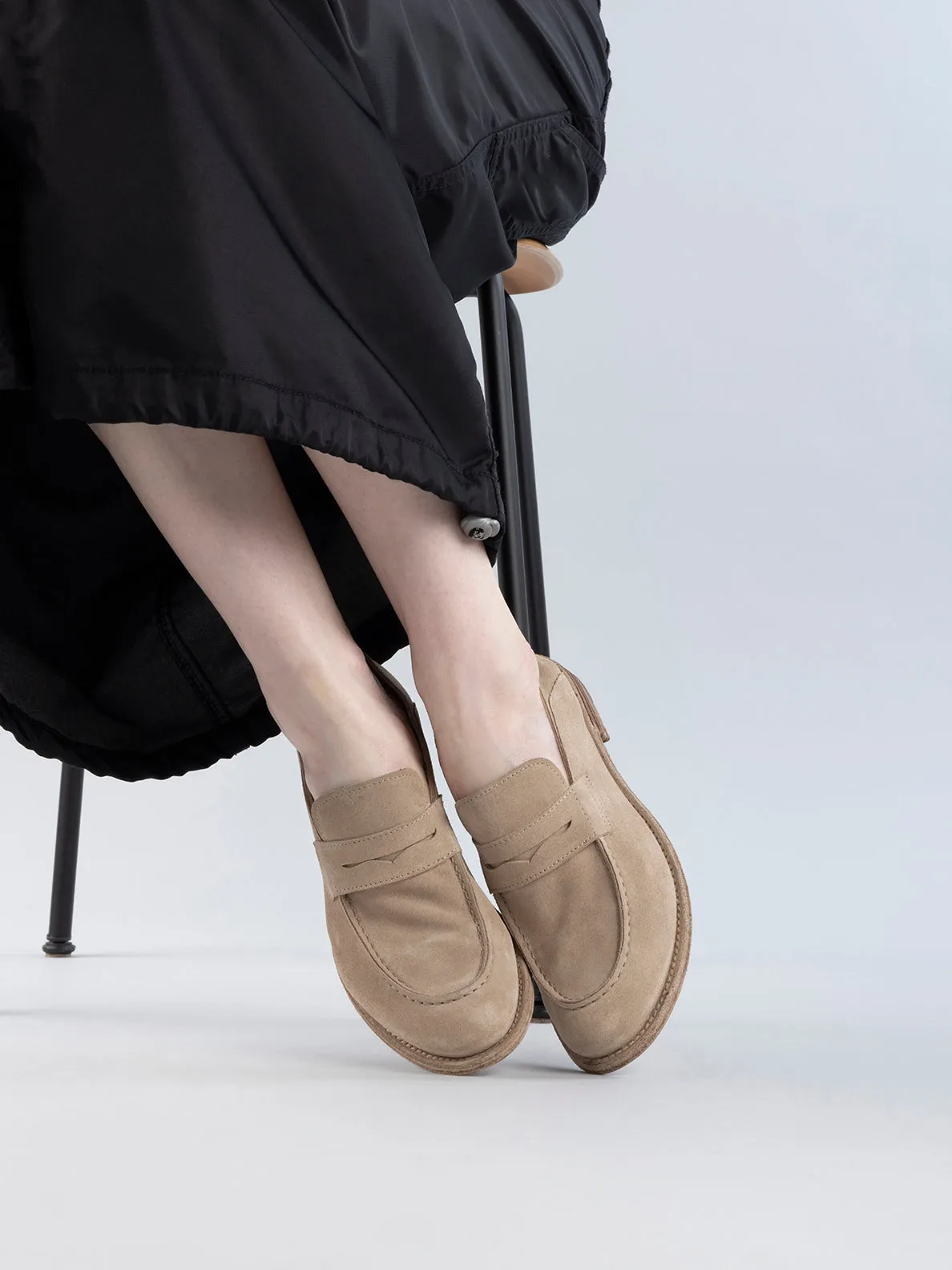 LEXIKON 516 - Beige Suede Loafers